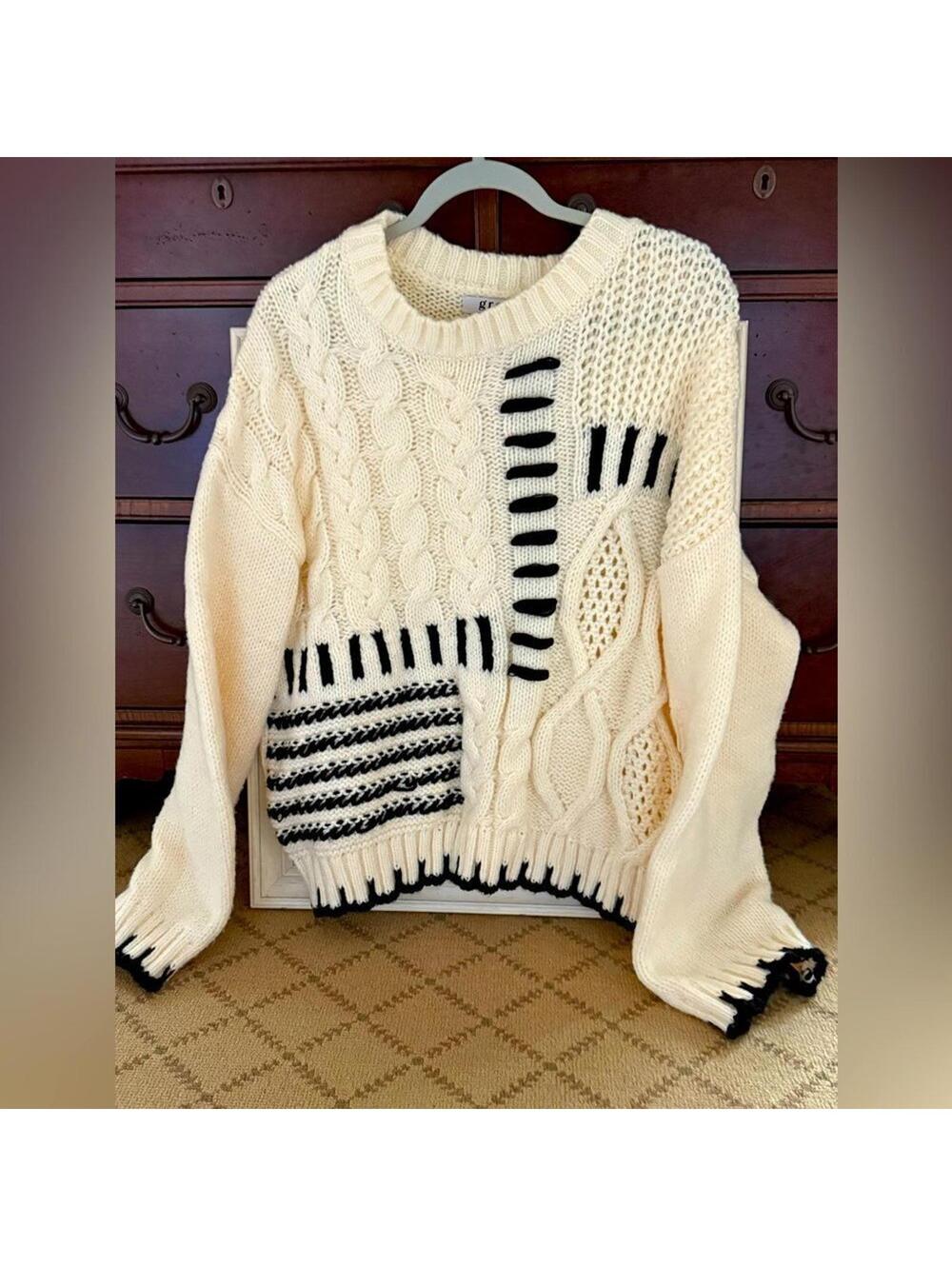 Grey Bandit ivory and black chunky crew neck sweater NWOT S